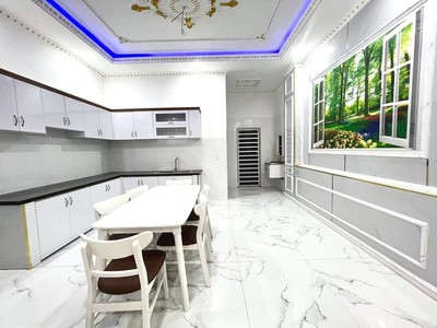 Bán nhà 3 tầng 288m2 gần chợ đêm Tân Uyên,780triệu vào ở ngay,sổ sẵn hoàn công đầy đủ 0