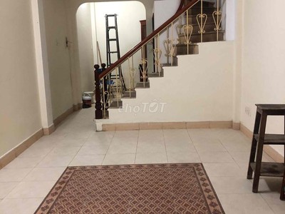 Cho thuê nhà trong ngõ ba gác phố Thái Thịnh Đống Đa 45m x 4T giá 13TR, cho thuê nhóm 0