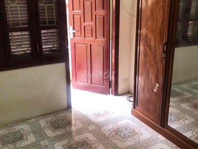 Cho thuê nhà trong ngõ ba gác phố Thái Thịnh Đống Đa 45m x 4T giá 13TR, cho thuê nhóm 1