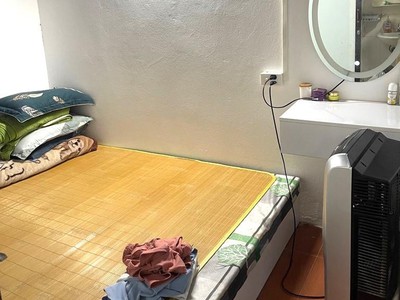 Cần bán nhà tập thể cầu giấy: 41m2, 2 ngủ, ô tô đỗ, nội thất đẹp, chỉ 1.x tỷ 1