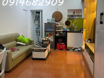 Cần bán nhà tập thể cầu giấy: 41m2, 2 ngủ, ô tô đỗ, nội thất đẹp, chỉ 1.x tỷ 2