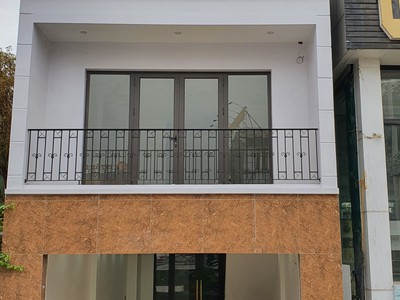 Cho Thuê Nhà 3 tầng mặt đường Âu Cơ gần chợ Hoa Quảng An 5