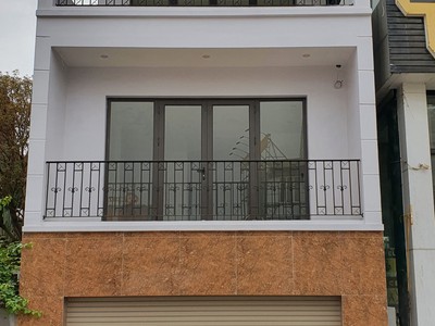 Cho Thuê Nhà 3 tầng mặt đường Âu Cơ gần chợ Hoa Quảng An 1