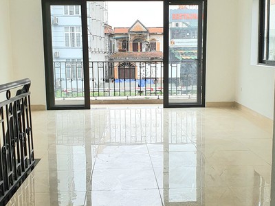 Cho Thuê Nhà 3 tầng mặt đường Âu Cơ gần chợ Hoa Quảng An 3
