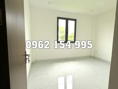 Hot nhà mới tinh 81m2 - 2 tầng 4pn - xe hơi ngủ trong nhà - tặng full nội thất - chỉ 2.3 củ tỏi 3