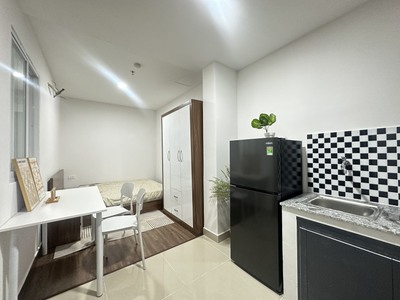 Cho thuê CĂN HỘ DỊCH VỤ ban công , cửa sổ  đầy đủ tiện nghi mặt tiền Nguyễn Thị Thập giá chỉ từ 4tr8 0