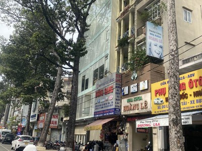 16.5tỷ, bán nhà mặt phố  an dương vương- huỳnh mẫn đạt 49m, 3tầng kg lộ giới-hoàn công đủ 1