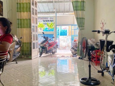 Bán nhà hẻm xe hơi lạc long quân 4.3x11m2 - 4 tầng - hoàn công đủ 2