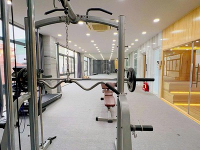 Cho thuê nhà nguyên căn 2 mặt tiền cmt8, phường 13, quận 10 3