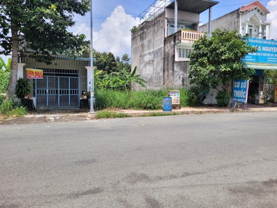 Ngợp bank nên bán gấp lô đất ngay cổng khu công nghệ cao, cách sân bay 7p bao công chứng 3