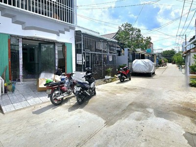 Bán nhà sổ hồng riêng hẻm xe hơi 8m đường nguyễn bình xe hơi đậu trong nhà 1