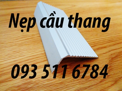 Nẹp nhôm nẹp inox cầu thang chống trượt Nẹp V cẩu thang 0