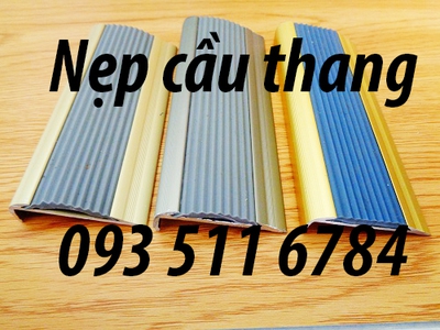 Nẹp nhôm nẹp inox cầu thang chống trượt Nẹp V cẩu thang 2