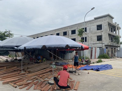 Bán shophoues 3 tầng 1 tum, trục đường 40m liên tỉnh,vìa hẻ 6m dự án sát với vinhome cổ loa, tiềm 2