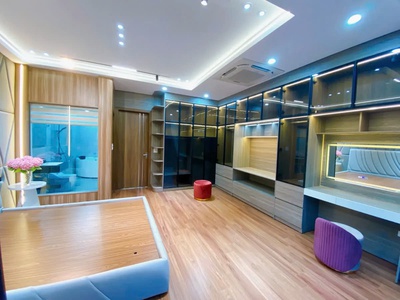 Nhà phố cổ linh 40/45m2, 7 tầng, mặt tiền 5.3m, 14.2 tỷ long biên. mặt vườn hoa, ô to ngủ 2 chiếc 1