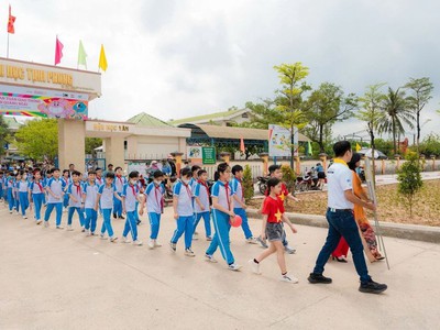 1 lô mặt tiền trục thông bên hông công viên duy nhất VSIP Quảng Ngãi giá siêu mềm 2