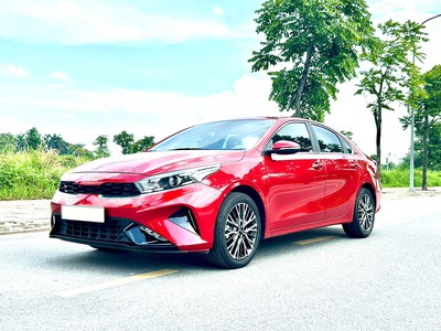 Chính Chủ Cần Bán Xe Kia Luxury 2022 Đỏ Rực Rỡ 3