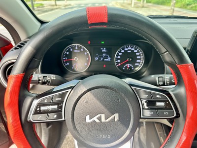 Chính Chủ Cần Bán Xe Kia Luxury 2022 Đỏ Rực Rỡ 4