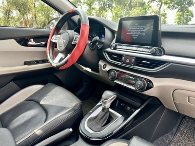 Chính Chủ Cần Bán Xe Kia Luxury 2022 Đỏ Rực Rỡ 8