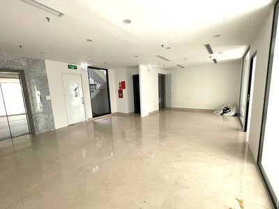 Cho Thuê Tòa Văn Phòng 8 Tầng Phố Trần Duy Hưng. DT 105m2, Mt 9.3m. Giá 140tr/th 4