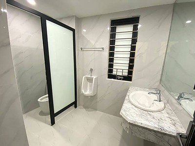 Cho Thuê Tòa Văn Phòng 8 Tầng Phố Trần Duy Hưng. DT 105m2, Mt 9.3m. Giá 140tr/th 7