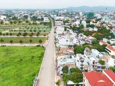 Em Thơ đang nắm 2 suất giá  nội bộ  nằm ngay cổng KCN Giang Điền ,Sổ sẵn gần sân bay Long Thành 1
