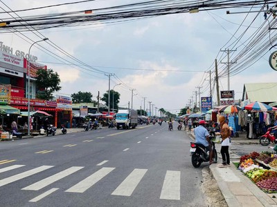 Em Thơ đang nắm 2 suất giá  nội bộ  nằm ngay cổng KCN Giang Điền ,Sổ sẵn gần sân bay Long Thành 3