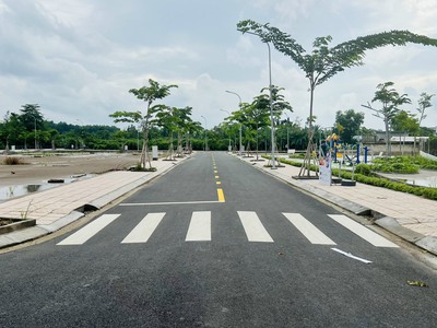 Bán gấp lô đất 100m2 cổng chính sân bay Long Thành, sát bên tái định cư Lộc An Bình Sơn 1