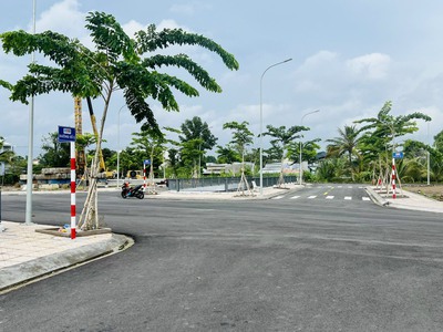 Bán gấp lô đất 100m2 cổng chính sân bay Long Thành, sát bên tái định cư Lộc An Bình Sơn 3