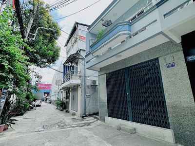 Nhà 2 tầng - ô tô đổ cửa - 3 mặt tiền hẻm 8m phạm thế hiển - phường 5 - quận 8 - giá 5 tỷ 900 0