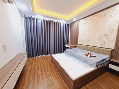 Bán nhà nguyễn văn huyên, dt 40m2,10m mặt phố, dân xây, 10 phòng, 300triệu/năm, chỉ 6.3 tỷ 1