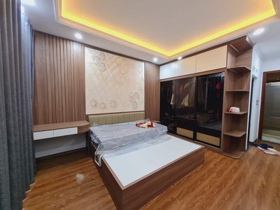 Bán nhà nguyễn văn huyên, dt 40m2,10m mặt phố, dân xây, 10 phòng, 300triệu/năm, chỉ 6.3 tỷ 2
