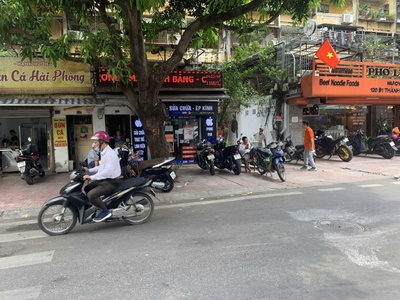 Cơ hội đầu tư sinh lời cao, chính chủ bán nhà mặt phố 118 b1 tập thể thành công, quận ba đình. 0
