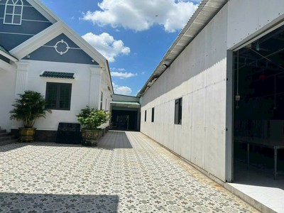 Biệt thự, xưởng may tổng dt 1500m2 xã Trung Hòa, huyện Chợ Gạo, Tiền Giang, giá 6.9 tỷ 2