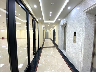 Bán Tòa Văn Phòng VIP 9 Tầng MP Hoàng Ngân.Đang cho thuê 500tr.th. DT 400.5m2. Giá 215 TỶ 7
