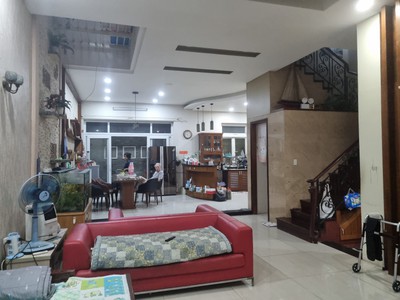 Bán biệt thự phố gần nthx, q bình thạnh, 8x18 đường 13m, gara 2 oto 2