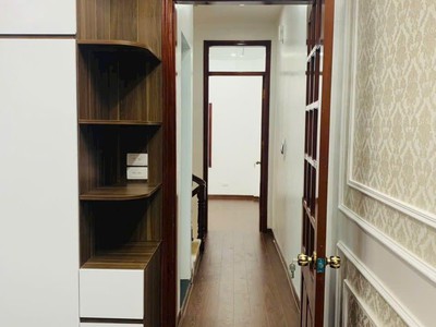 Nhà đẹp 2 thoáng trước sau, phố khương trung, diện tích 40m2, 5 tầng full nội thất, hơn6tỷ 0