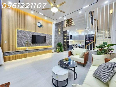 Nhà 1 trệt 1 lầu cần tìm chủ mới sổ riêng đã có thổ cư 0