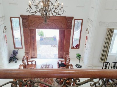 Biệt thự 3 tầng - hơn 600m2, ngang khủngg 20m - mặt tiền đường thạnh lộc quận 12 - thiết kế sang 3
