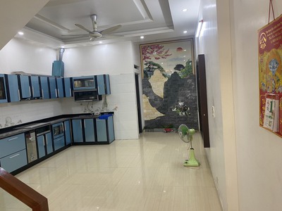 Cho thuê nhà 4 Tầng mặt đường Phương Lưu - Đông Hải, vị trí đẹp, kinh doanh mọi loại mặt hàng. 5