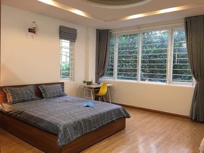 Ga ra ô tô  - lô góc 2 mặt nghõ thông -sổ đẹp nở hậu hoàng hoa thám, ba đình 50m, 5t, mt 4,4m,11,8 1