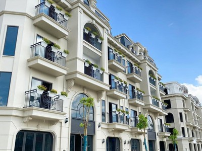 Biệt thự siêu phẩm nằm ngay phố cổ, chỉ với 8-10 ty là đã sở hữu căn biệt thự xây 5 tầng 1