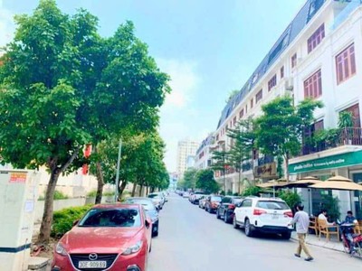 Nhượng liền kề Shophouse 90 Nguyễn Tuân giá 28 tỷ 2