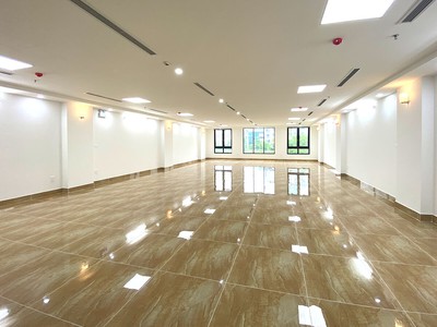 Bán Tòa Văn Phòng 9 Tầng Mặt Phố Quan Hoa.Vị Trí Đắc Địa.DT 190m2.MT 9.5m. Gia 95 TỶ 7