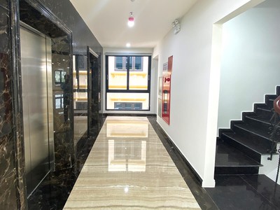 Bán Tòa Văn Phòng 9 Tầng Mặt Phố Quan Hoa.Vị Trí Đắc Địa.DT 190m2.MT 9.5m. Gia 95 TỶ 5