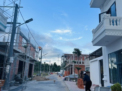 Bán Nhà 1 Trệt 1 Lầu - Sổ Hồng Sẵn - Khu Dân Cư Thân Cửu Nghĩa 2