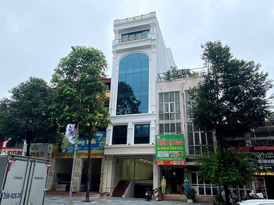 Cho Thuê Tòa Văn Phòng 8 Tầng Xây Mới Mặt Phố Quang Trung .DT 155m2. Giá 120tr/tháng 0