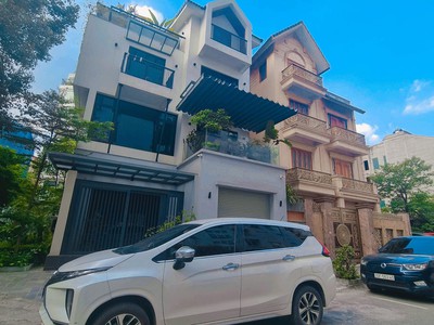 Hiếm, bán nhà mễ trì, nhà đẹp, gara oto 7 chỗ, 215m2 x 3t,  nhỉnh 30 tỷ 0