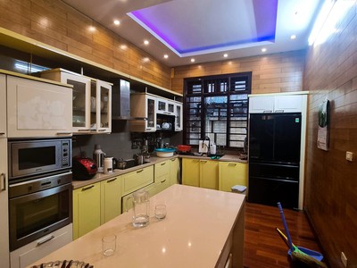 Hiếm, bán nhà mễ trì, nhà đẹp, gara oto 7 chỗ, 215m2 x 3t,  nhỉnh 30 tỷ 3