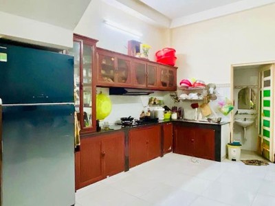 Giáp tân phú - gần chợ gò xoài - hxh 4c đỗ cửa - 68m 4 tầng btct giá 5tỷ2 tl 3